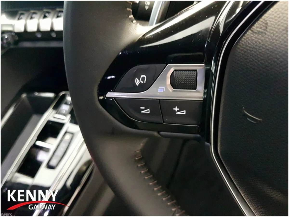 Peugeot 5008 MPV, Diesel, 2024, Black