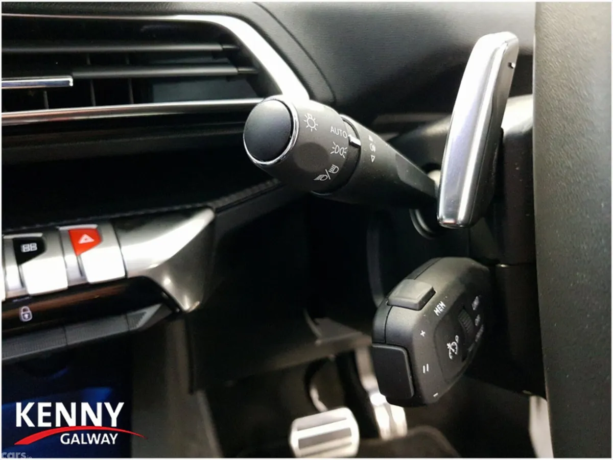 Peugeot 5008 MPV, Diesel, 2024, Black
