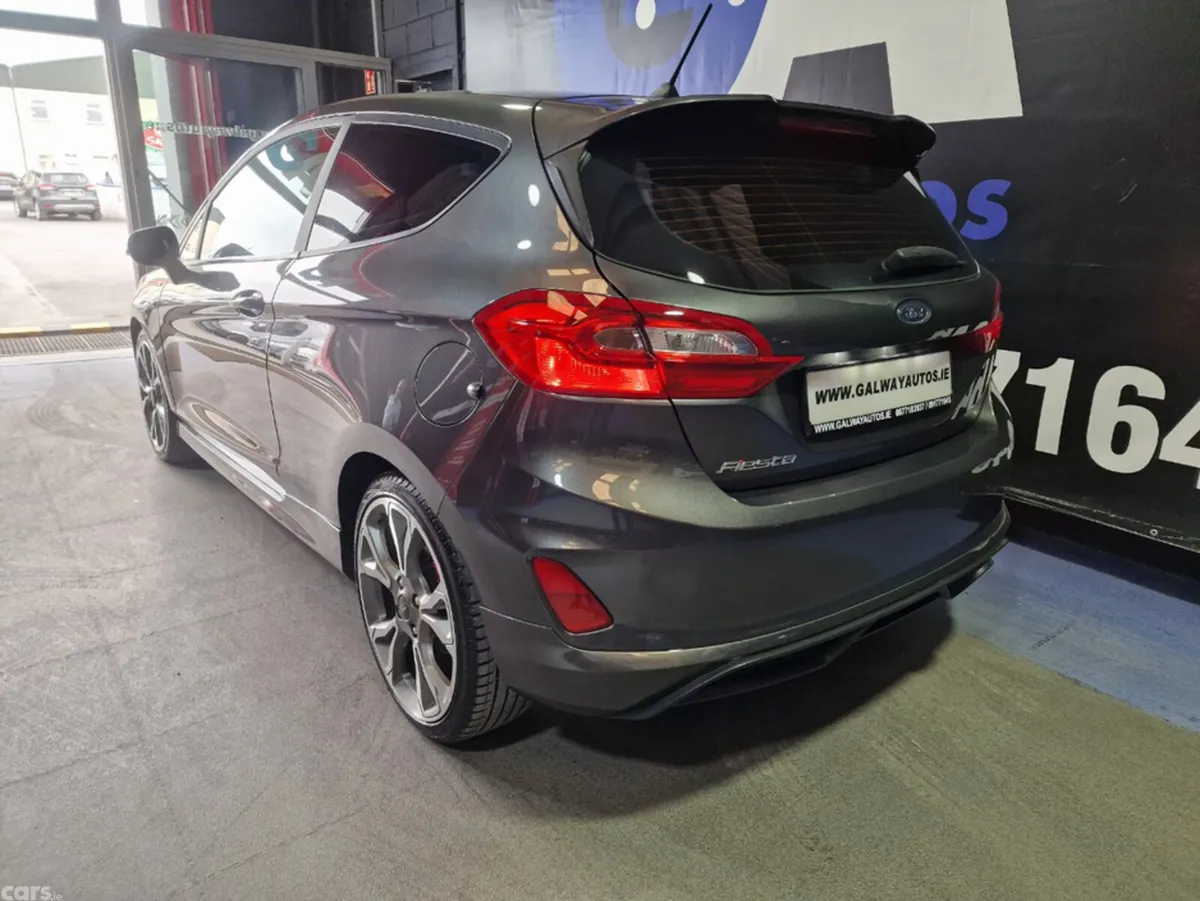 Ford Fiesta Hatchback, Petrol, 2018, Grey