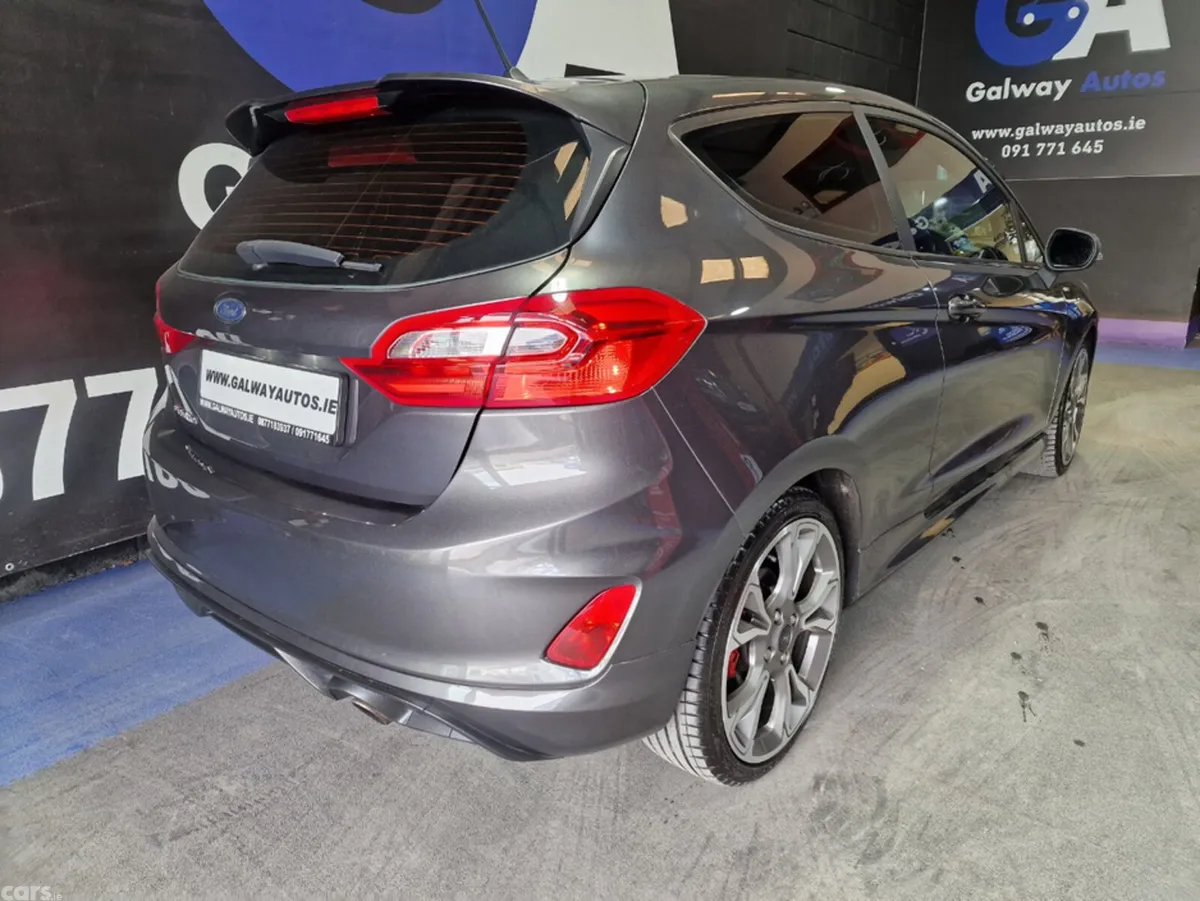 Ford Fiesta Hatchback, Petrol, 2018, Grey