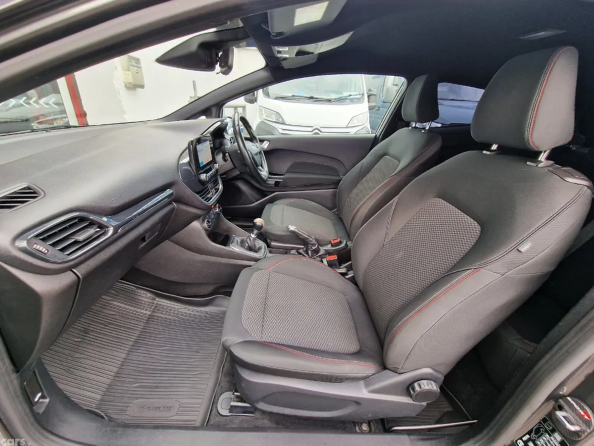 Ford Fiesta Hatchback, Petrol, 2018, Grey