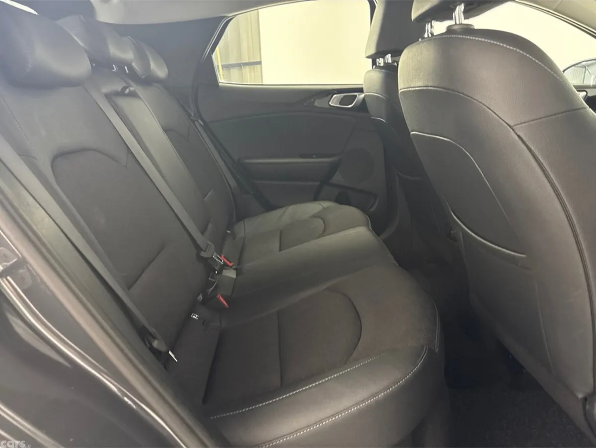 Kia XCeed Hatchback, Petrol Hybrid, 2022, Grey