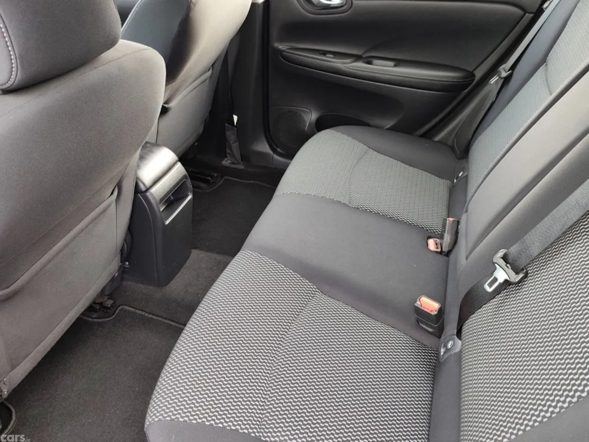 Nissan Pulsar Hatchback, Diesel, 2016, Black