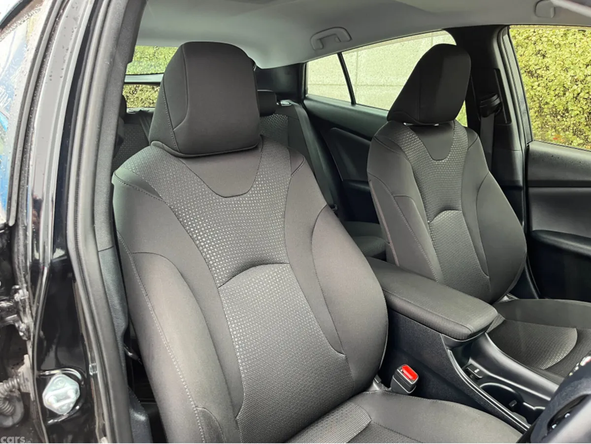 Toyota Prius Saloon, Petrol Hybrid, 2021, Black