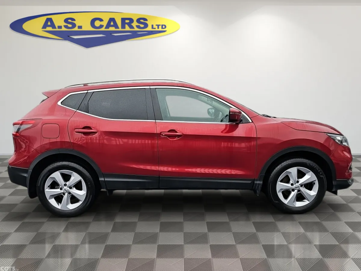 Nissan Qashqai SUV, Diesel, 2018, Red