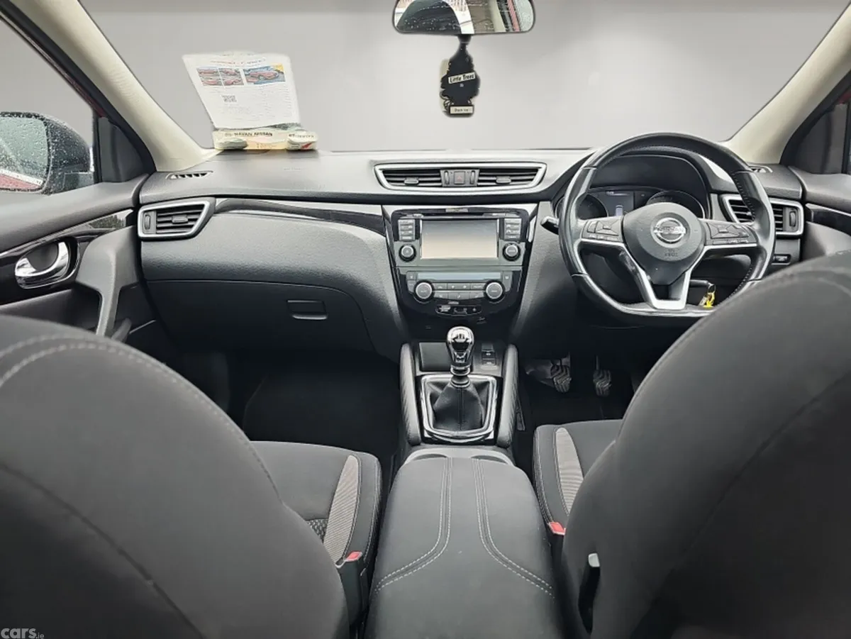 Nissan Qashqai SUV, Diesel, 2018, Red
