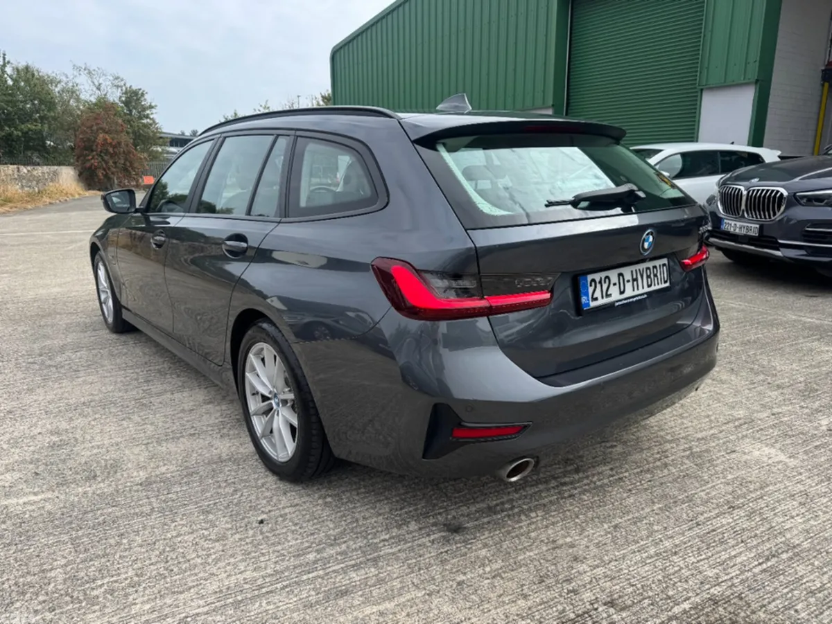 BMW 3-Series Estate, Petrol Plug-in Hybrid, 2021, Grey