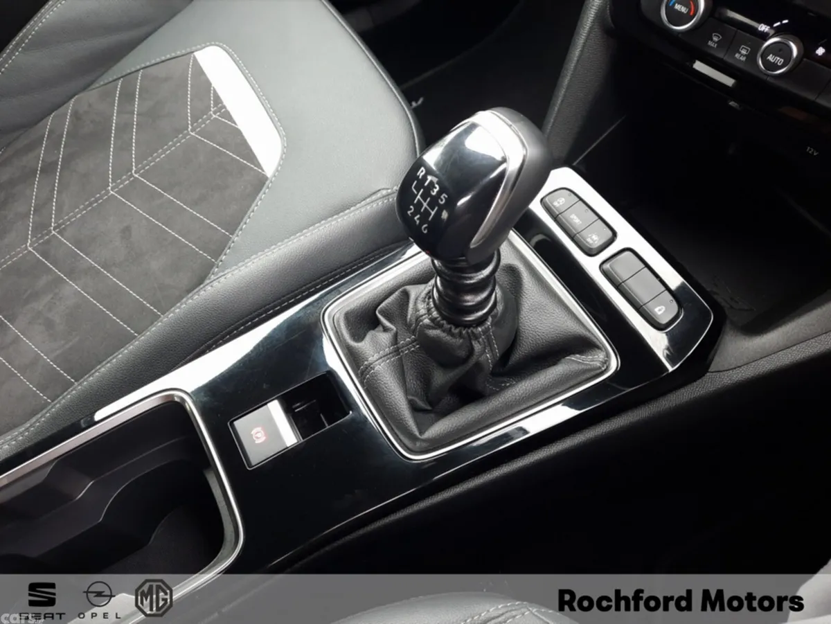 Opel Mokka MPV, Petrol, 2024, White