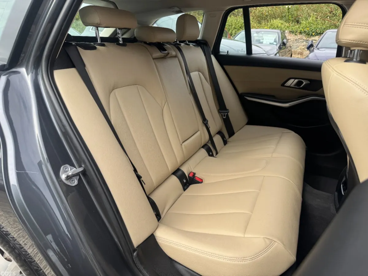 BMW 3-Series Estate, Petrol Plug-in Hybrid, 2021, Grey
