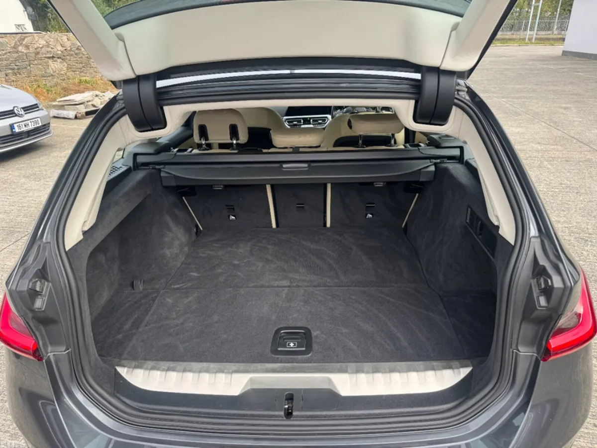 BMW 3-Series Estate, Petrol Plug-in Hybrid, 2021, Grey