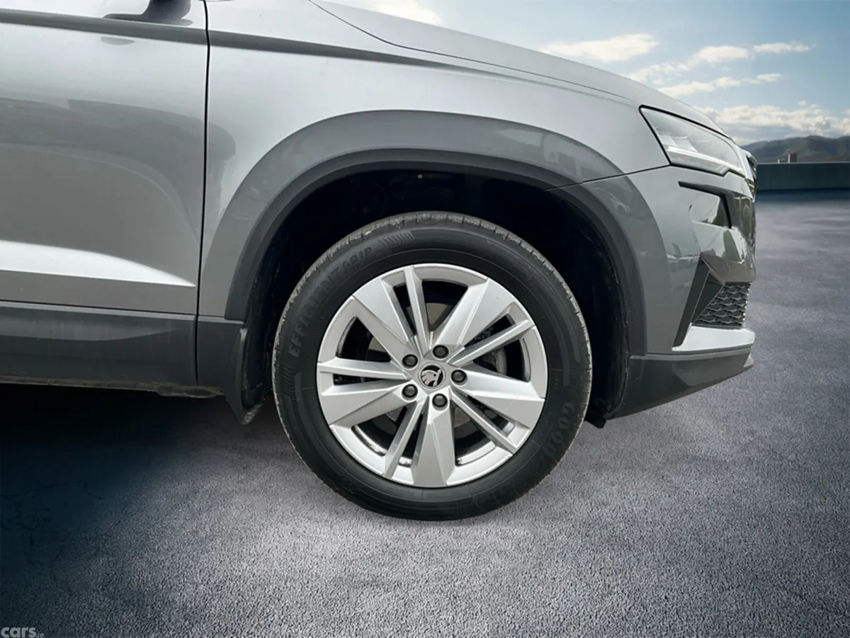 Skoda Karoq SUV, Petrol, 2024, Grey