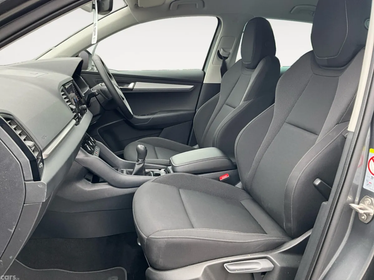 Skoda Karoq SUV, Petrol, 2024, Grey