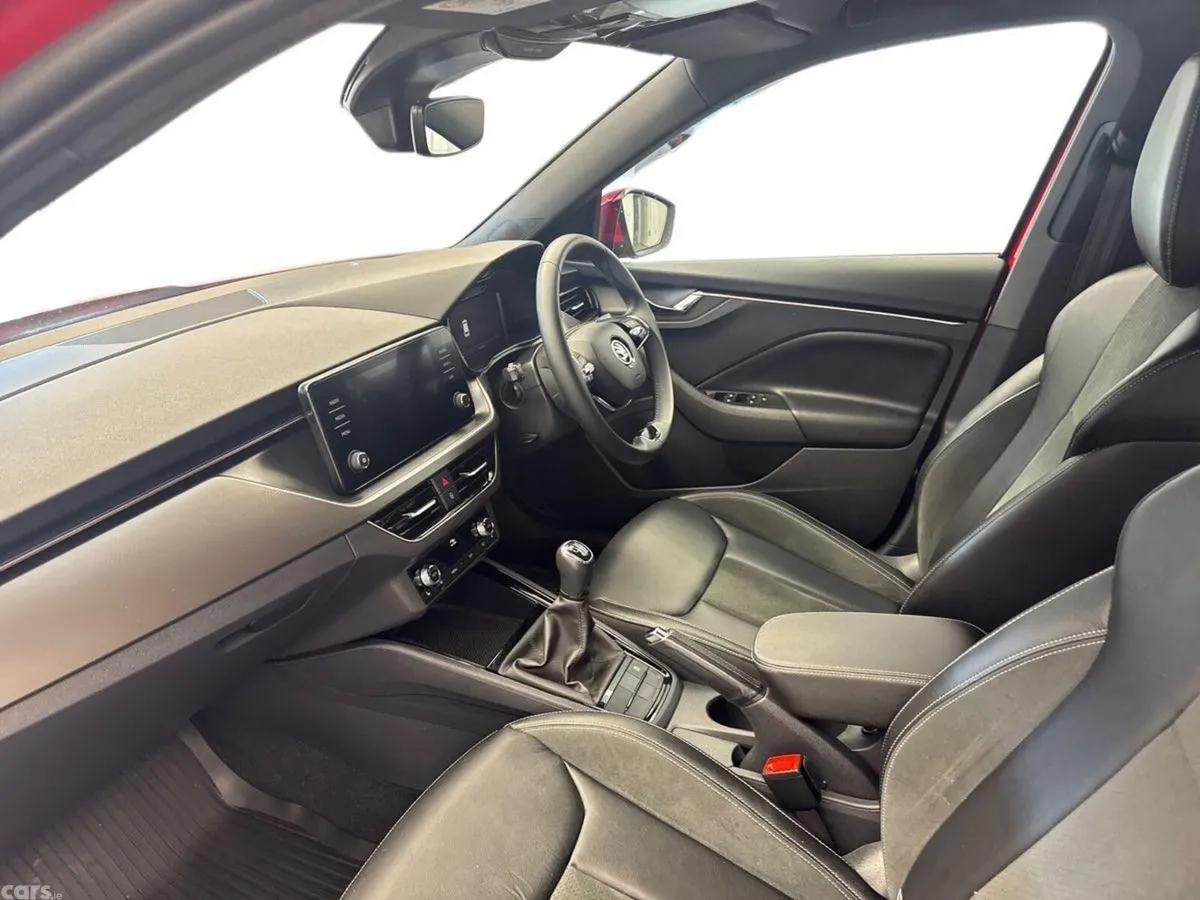 Skoda Kamiq Hatchback, Petrol, 2023, Red