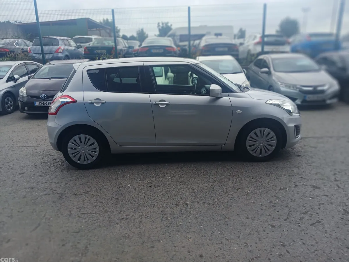 Suzuki Swift Hatchback, Petrol, 2013, Silver