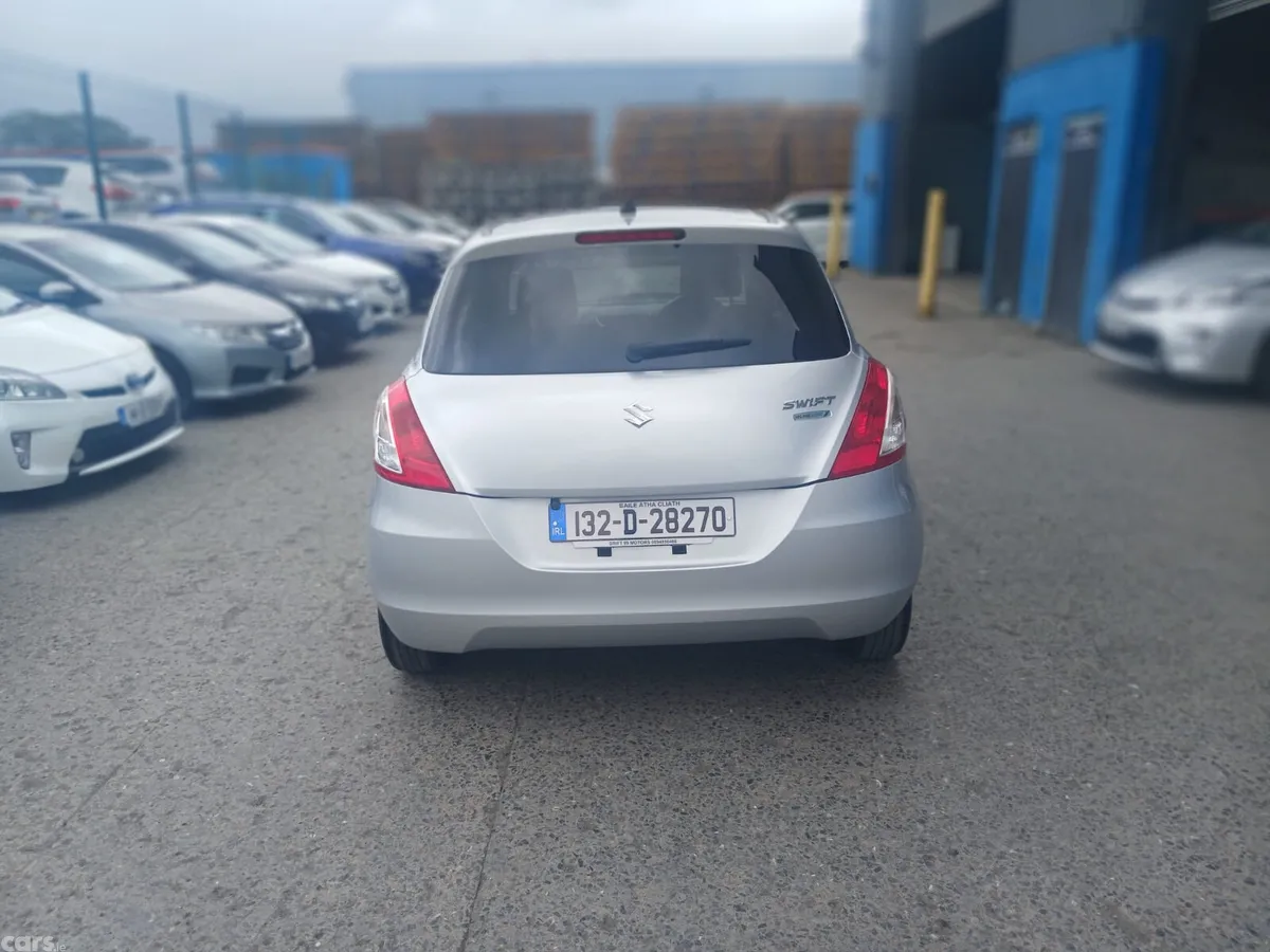 Suzuki Swift Hatchback, Petrol, 2013, Silver