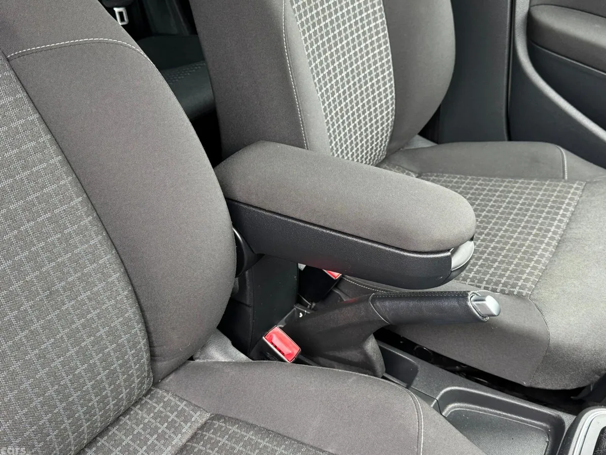 Volkswagen Polo Hatchback, Petrol, 2015, White