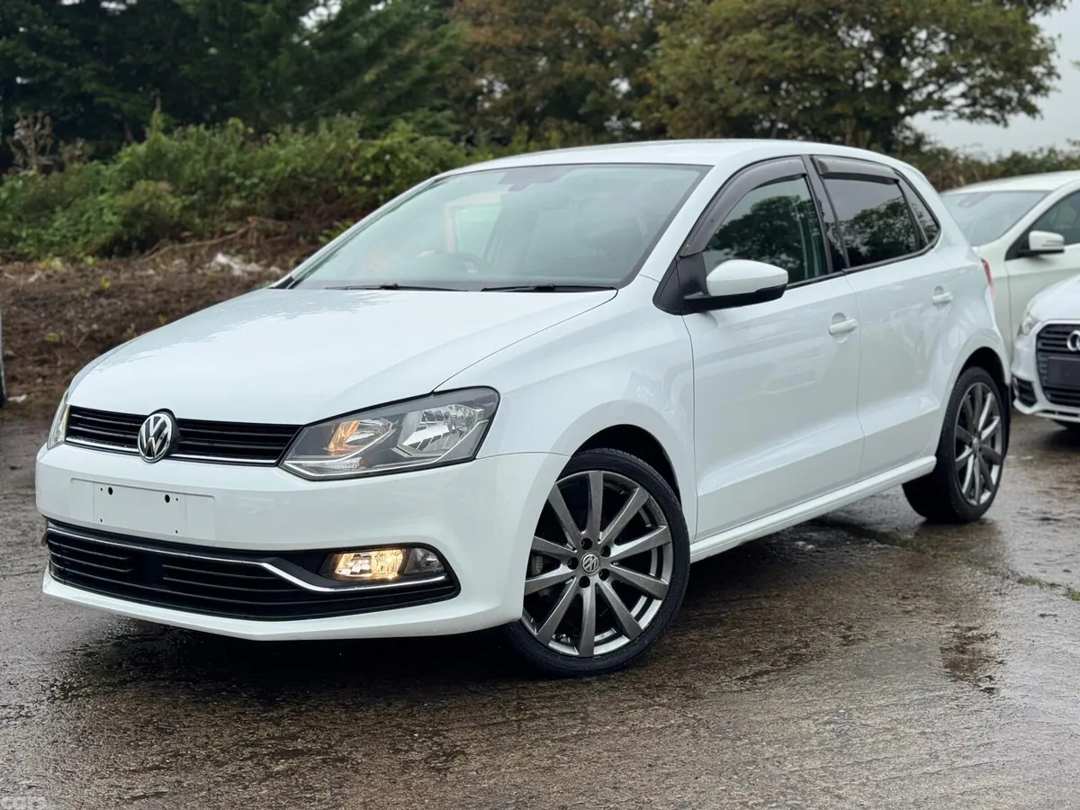Volkswagen Polo Hatchback, Petrol, 2015, White