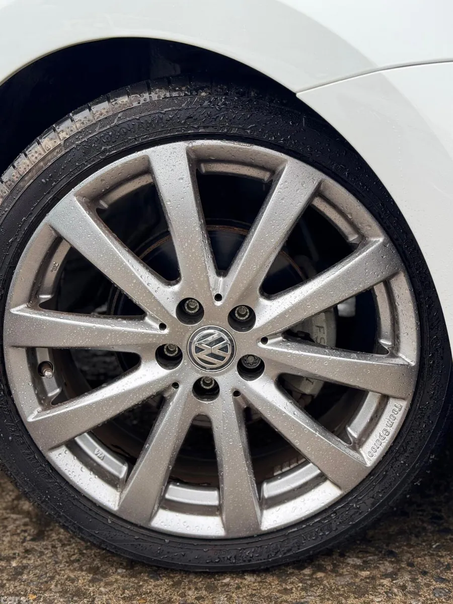Volkswagen Polo Hatchback, Petrol, 2015, White