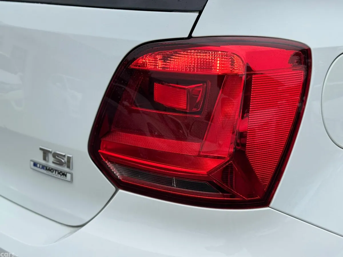 Volkswagen Polo Hatchback, Petrol, 2015, White