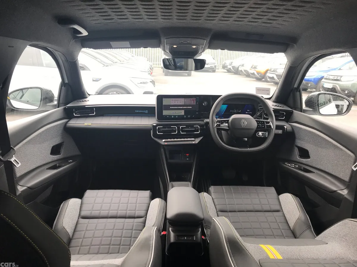 Renault 4 Hatchback, Electric, 2026, White