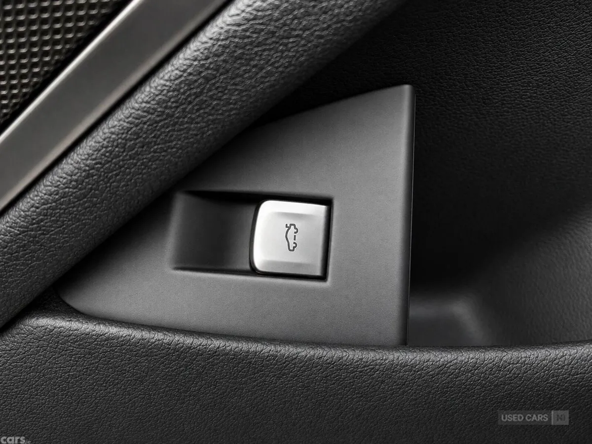 BMW 7-Series , Petrol, 2016, White