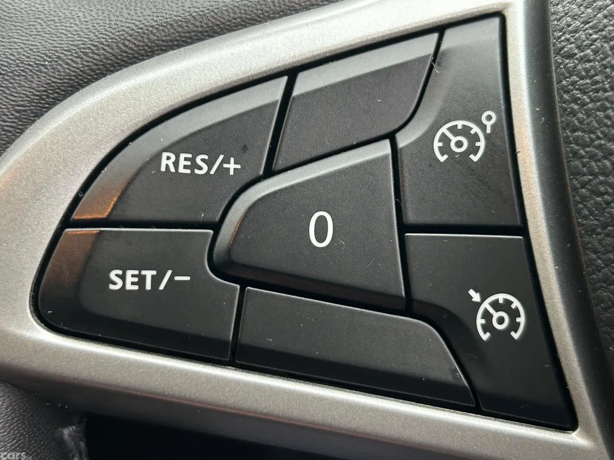 Dacia Duster SUV, Petrol, 2023, Grey