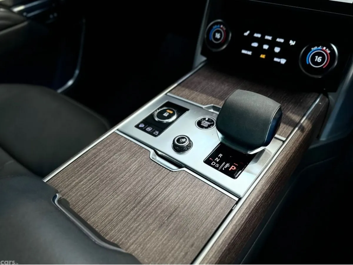 Land Rover Range Rover SUV, Petrol Plug-in Hybrid, 2023, Black