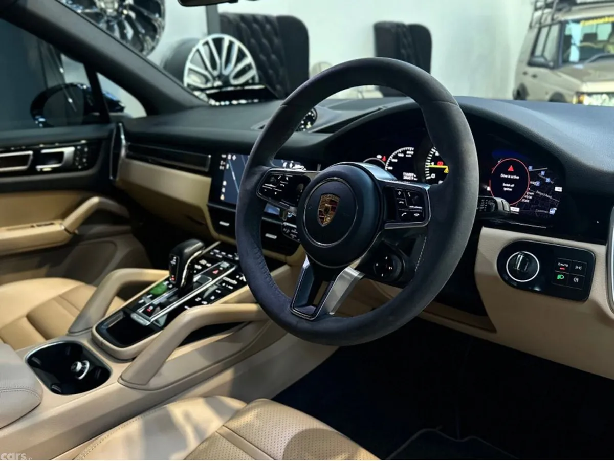 Porsche Cayenne SUV, Petrol Plug-in Hybrid, 2022, Blue