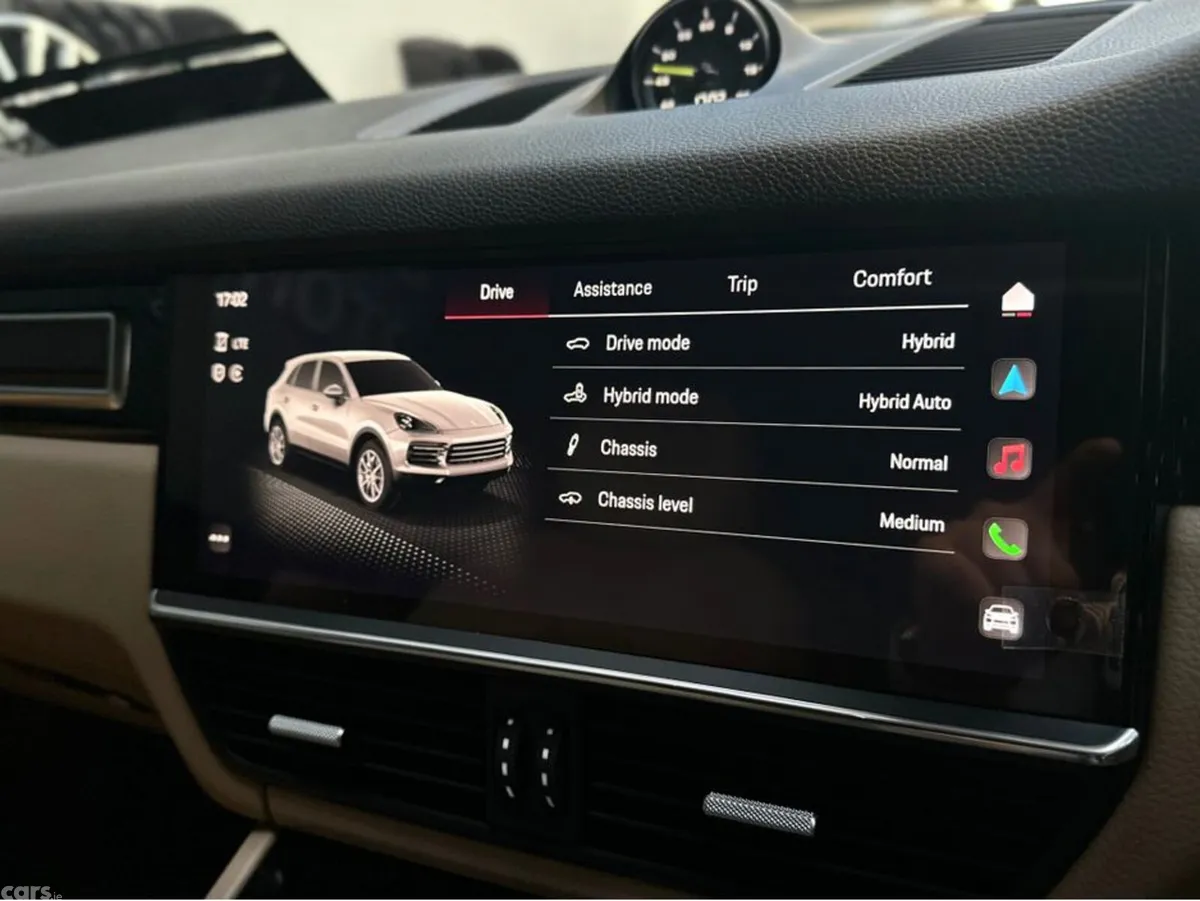 Porsche Cayenne SUV, Petrol Plug-in Hybrid, 2022, Blue
