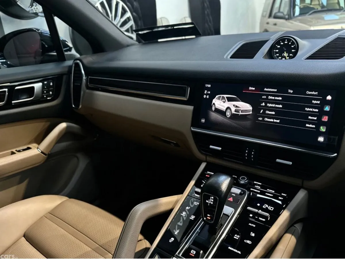 Porsche Cayenne SUV, Petrol Plug-in Hybrid, 2022, Blue