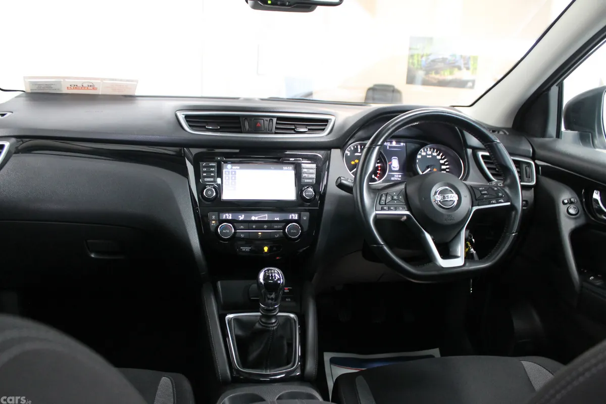 Nissan Qashqai MPV, Diesel, 2018, Grey