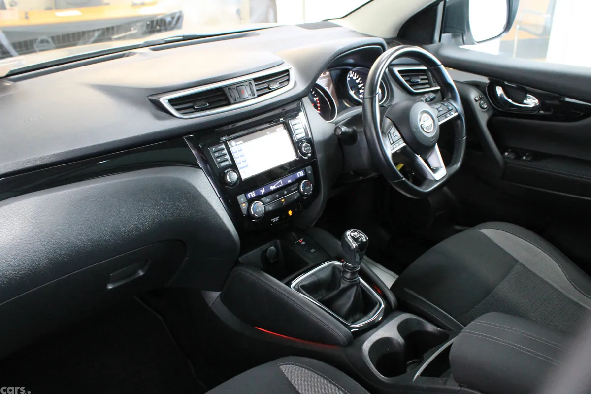 Nissan Qashqai MPV, Diesel, 2018, Grey