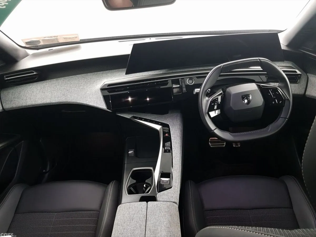 Peugeot 3008 MPV, Petrol Hybrid, 2024, Black