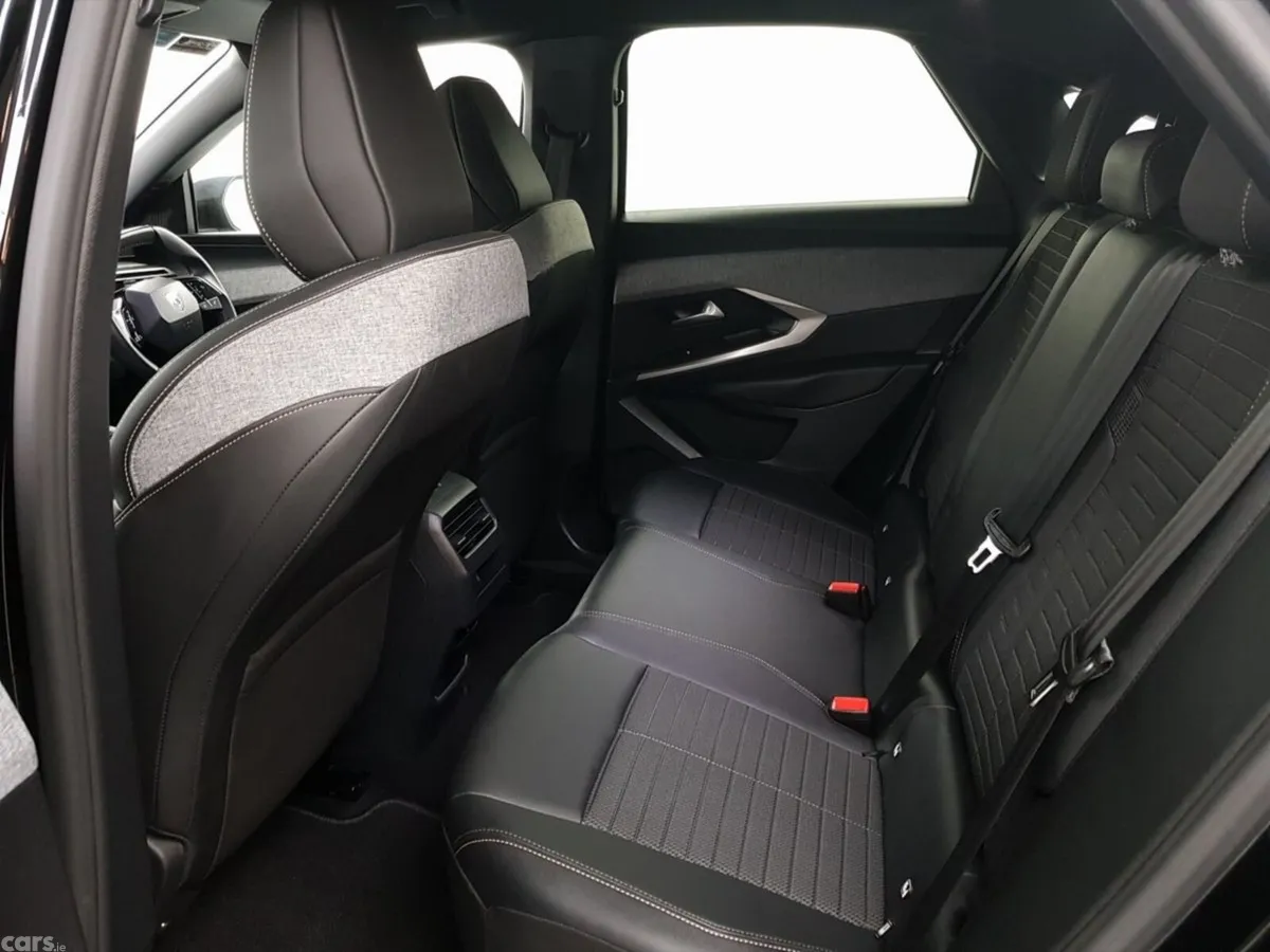 Peugeot 3008 MPV, Petrol Hybrid, 2024, Black