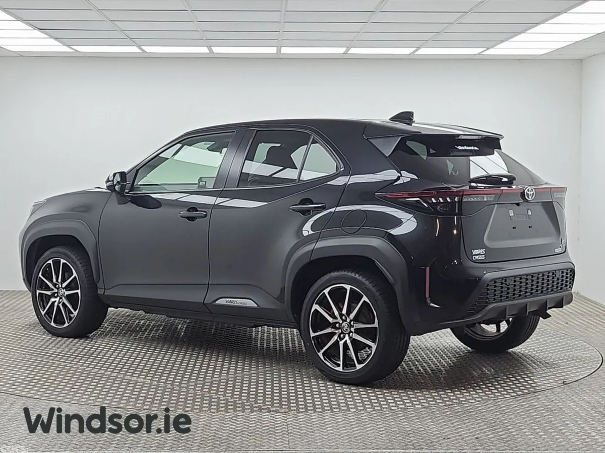 Toyota Yaris Cross SUV, Petrol Hybrid, 2023, Black