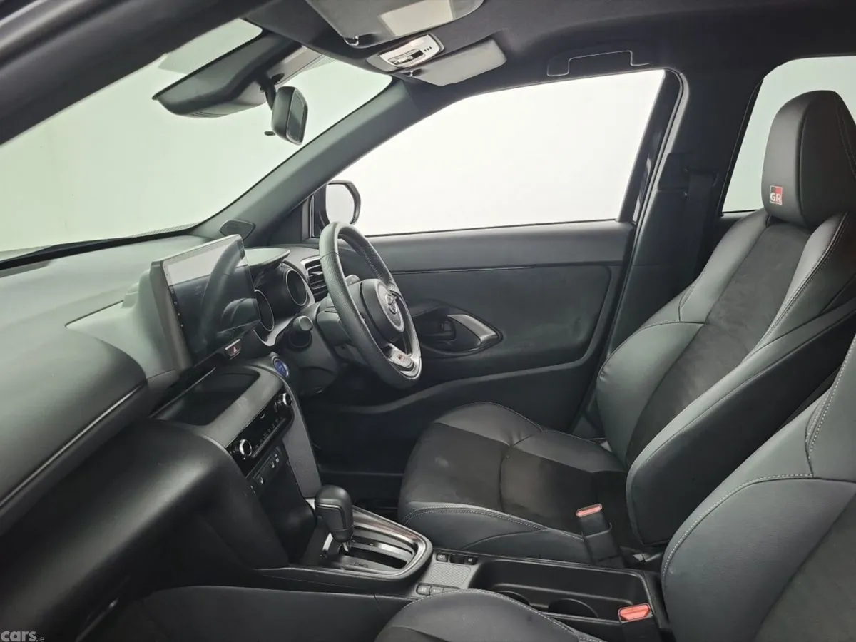 Toyota Yaris Cross SUV, Petrol Hybrid, 2023, Black