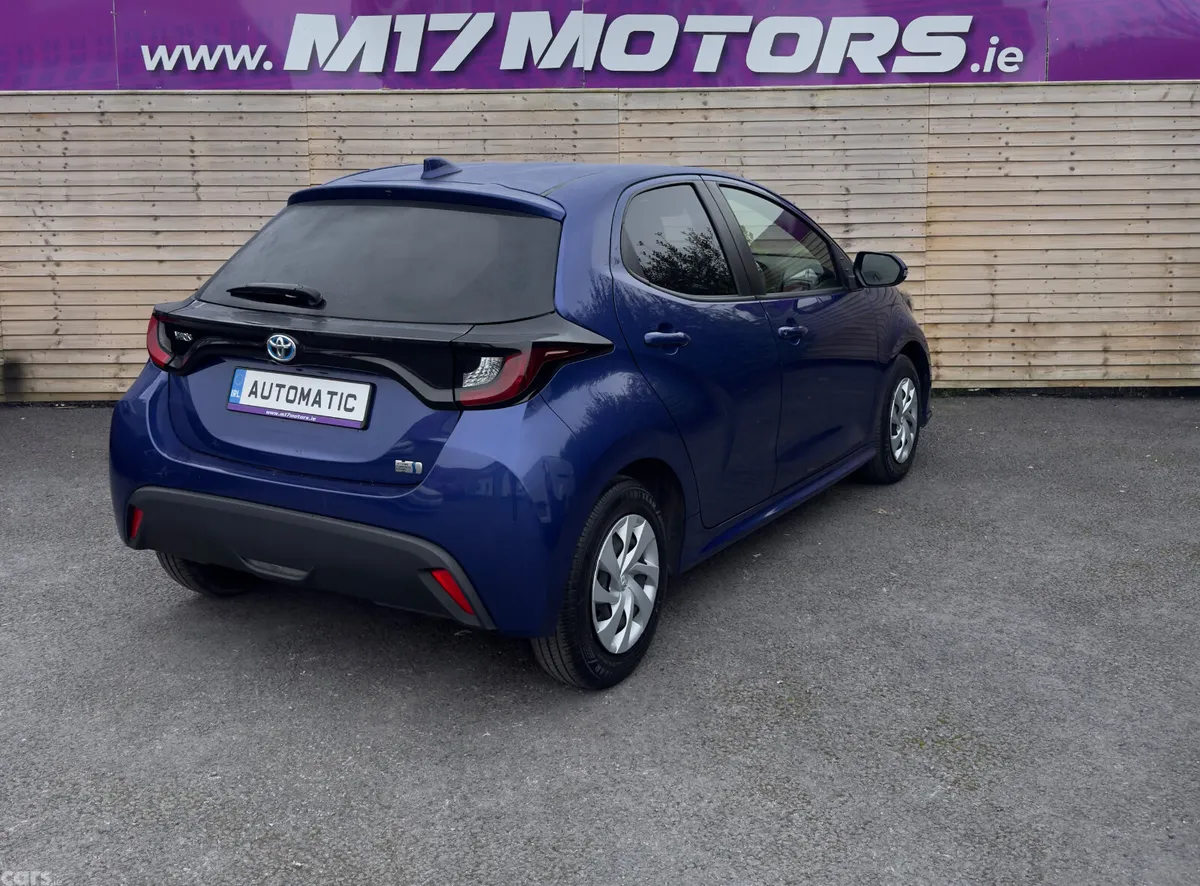 Toyota Yaris Hatchback, Petrol Hybrid, 2022, Blue