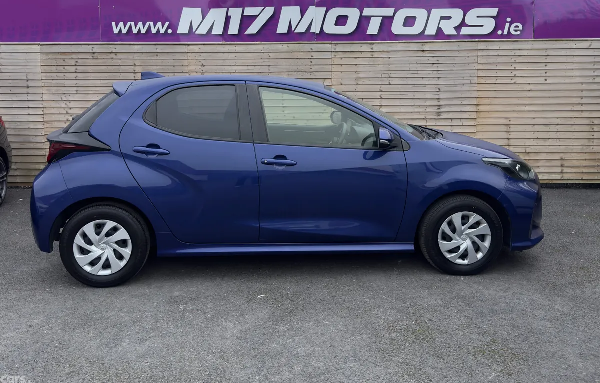 Toyota Yaris Hatchback, Petrol Hybrid, 2022, Blue