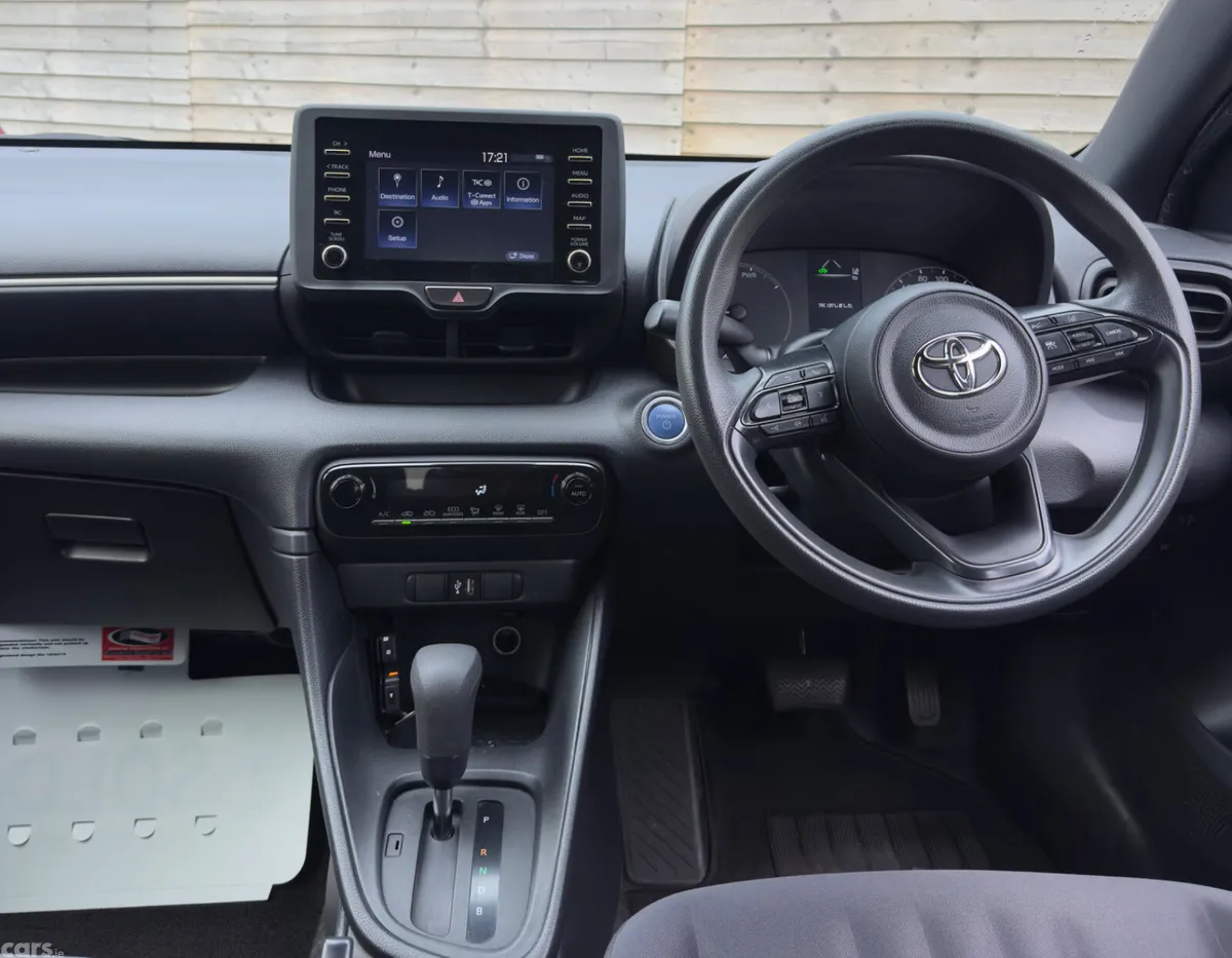 Toyota Yaris Hatchback, Petrol Hybrid, 2022, Blue
