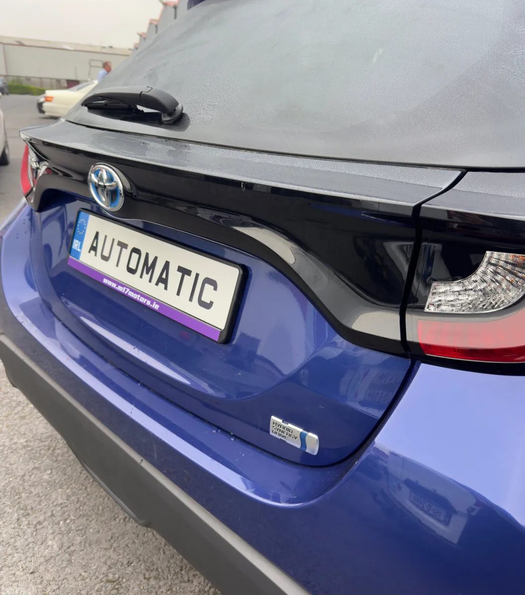 Toyota Yaris Hatchback, Petrol Hybrid, 2022, Blue