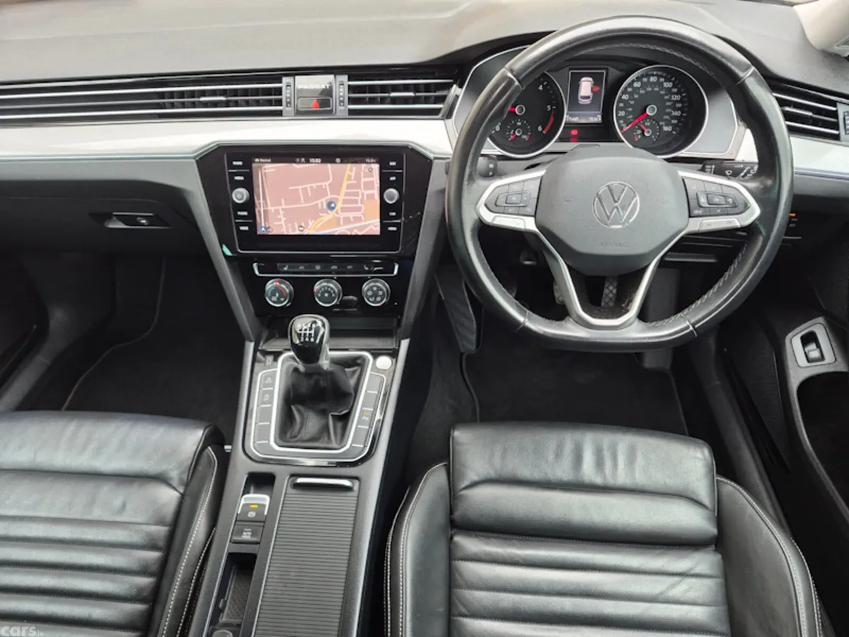 Volkswagen Passat Estate, Diesel, 2022, Grey