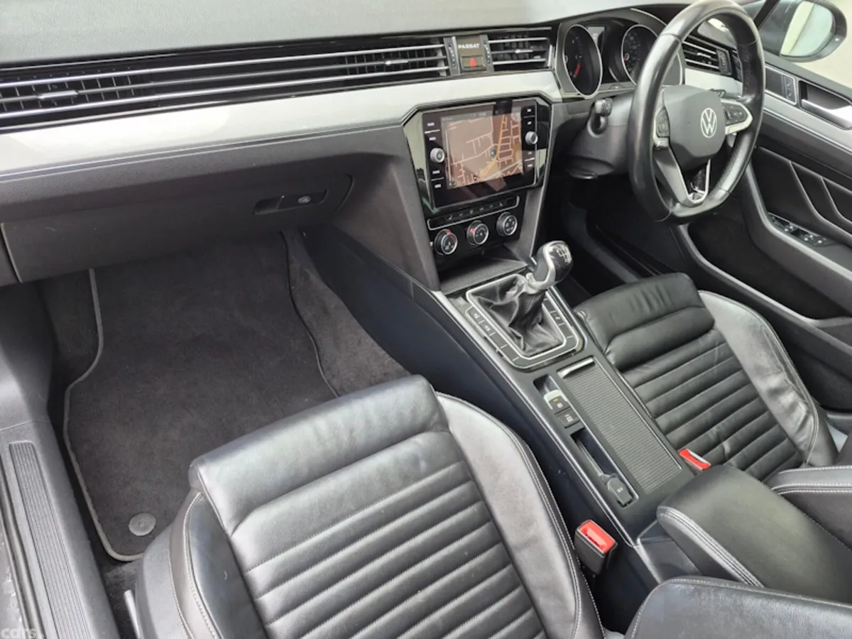 Volkswagen Passat Estate, Diesel, 2022, Grey