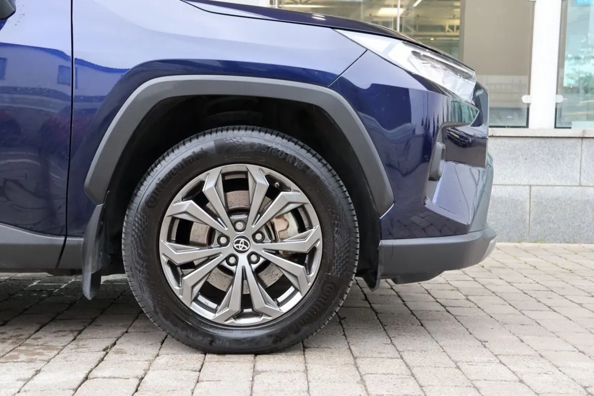 Toyota RAV4 SUV, Petrol Hybrid, 2023, Blue