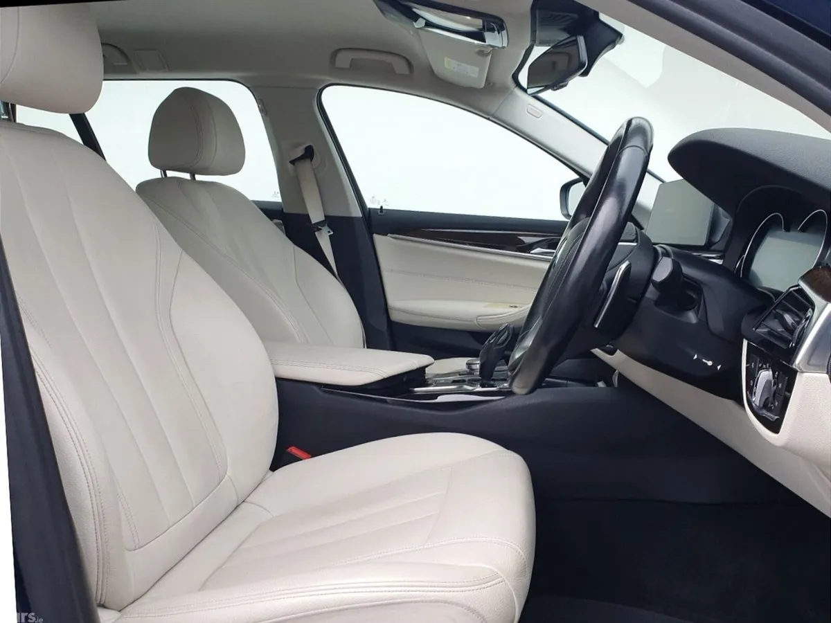 BMW 5-Series Estate, Diesel, 2018, Blue