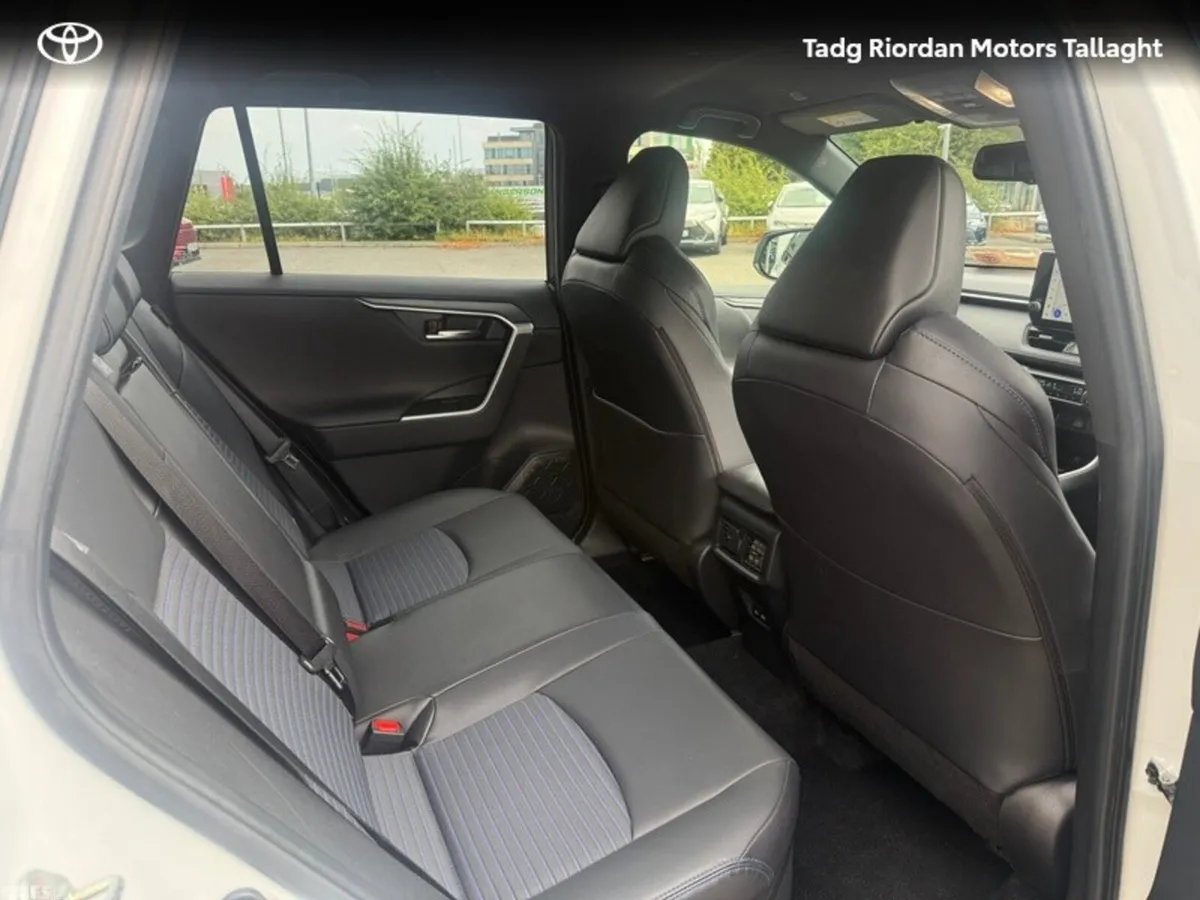 Toyota RAV4 SUV, Petrol Hybrid, 2024, White