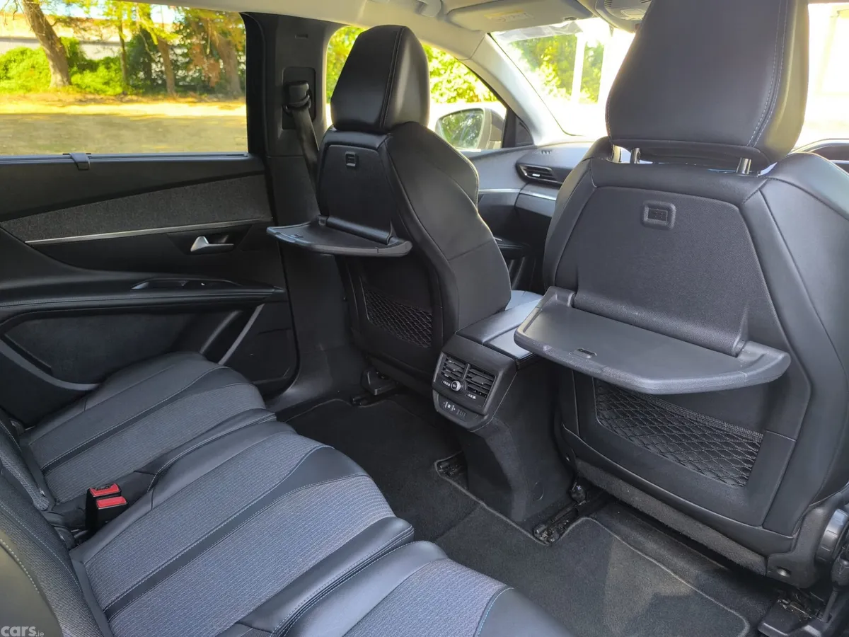 Peugeot 5008 MPV, Diesel, 2022, Black