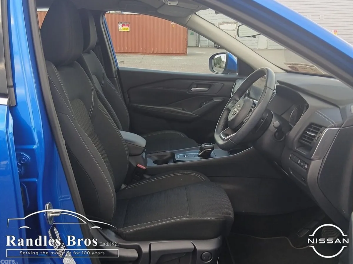 Nissan Qashqai MPV, Petrol, 2023, Blue