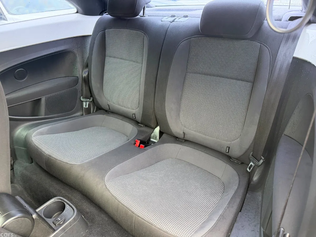 Volkswagen Beetle Coupe, Petrol, 2012, White