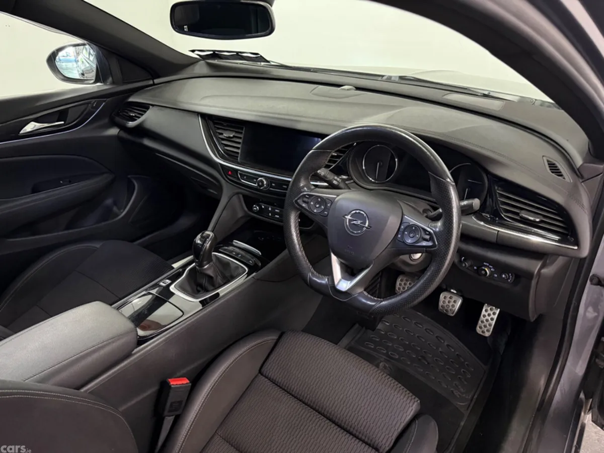 Opel Insignia Hatchback, Diesel, 2021, Grey