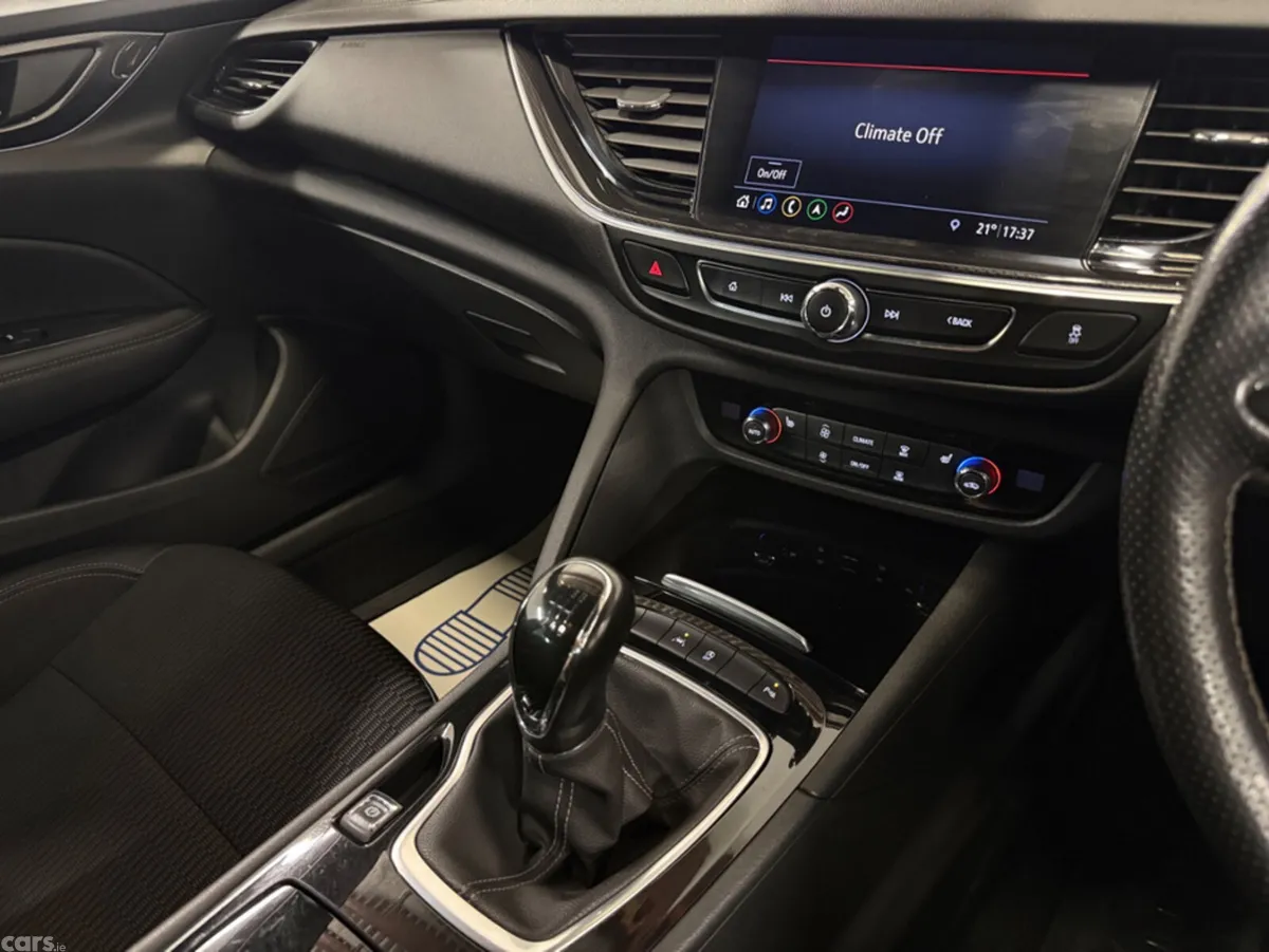 Opel Insignia Hatchback, Diesel, 2021, Grey
